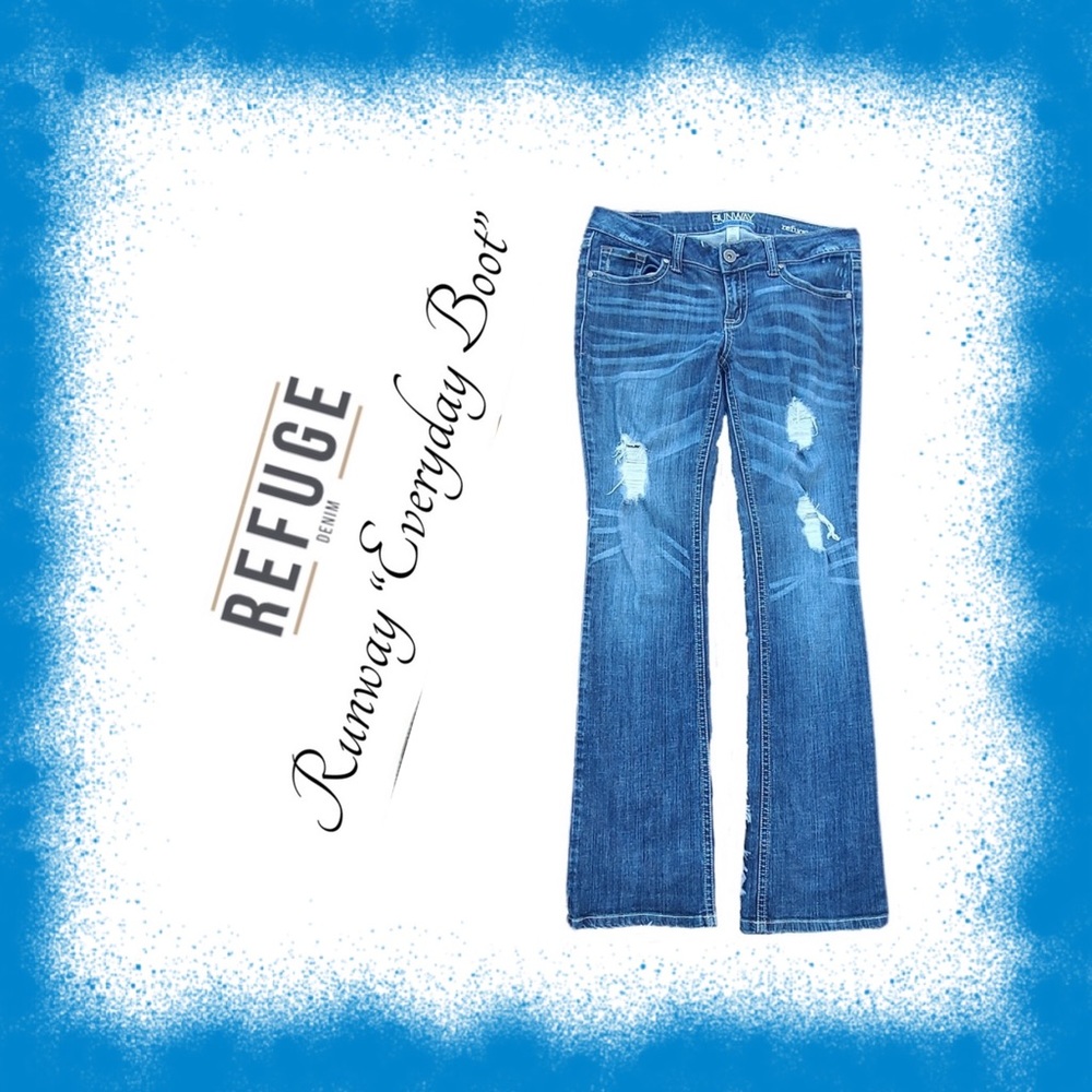Women REFUGE RUNWAY Everyday Boot Distressed Jeans